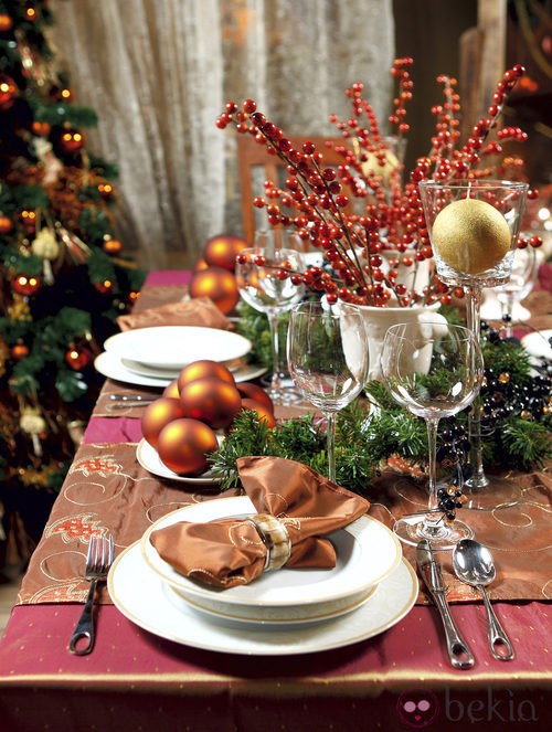 Una buena decoración de la mesa de Navidad
